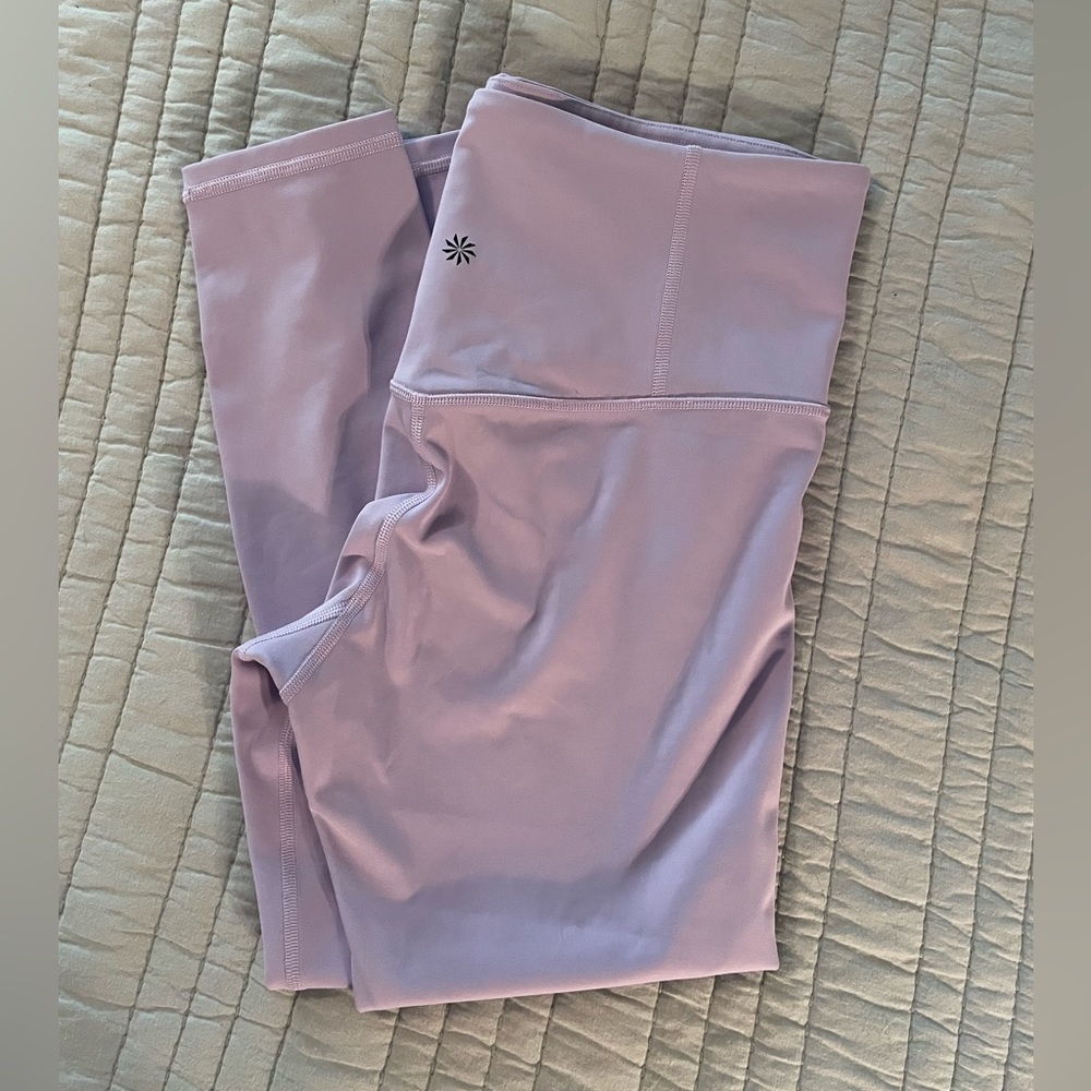 Athleta Ultra High Rise Elation 7/8 tight. Medium. 22” inseam. EUC. Lilac purple